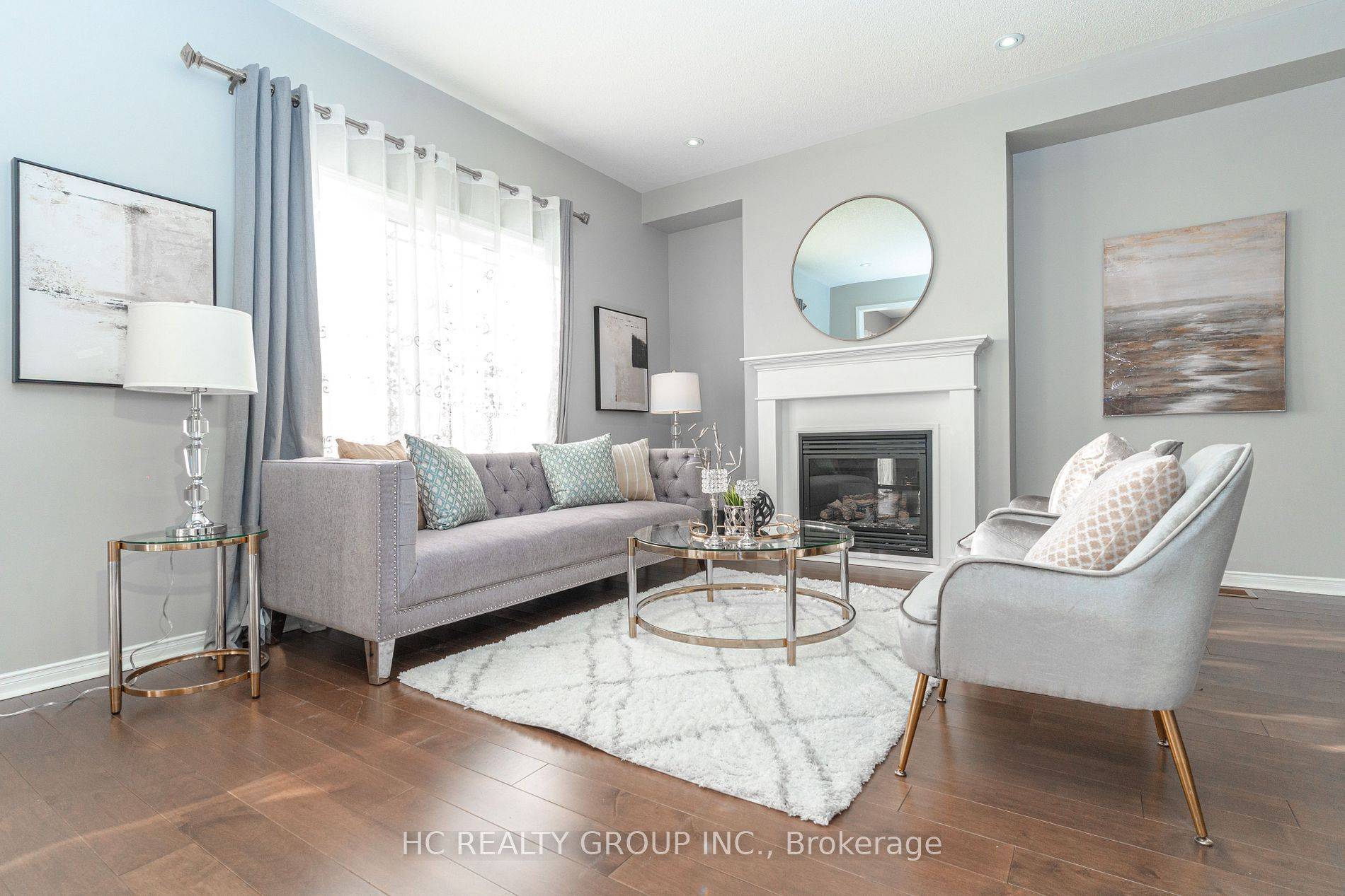 215 Armstrong CRES W, Bradford West Gwillimbury, ON L3Z 0L4