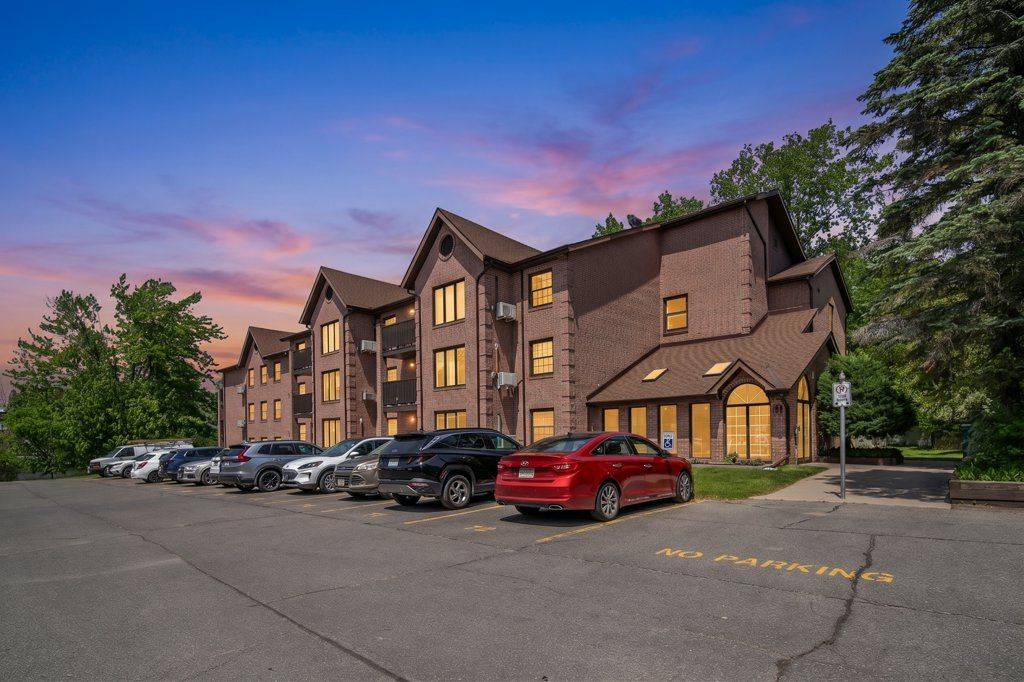 11 Centre ST S #103, Greater Napanee, ON K7R 3X3