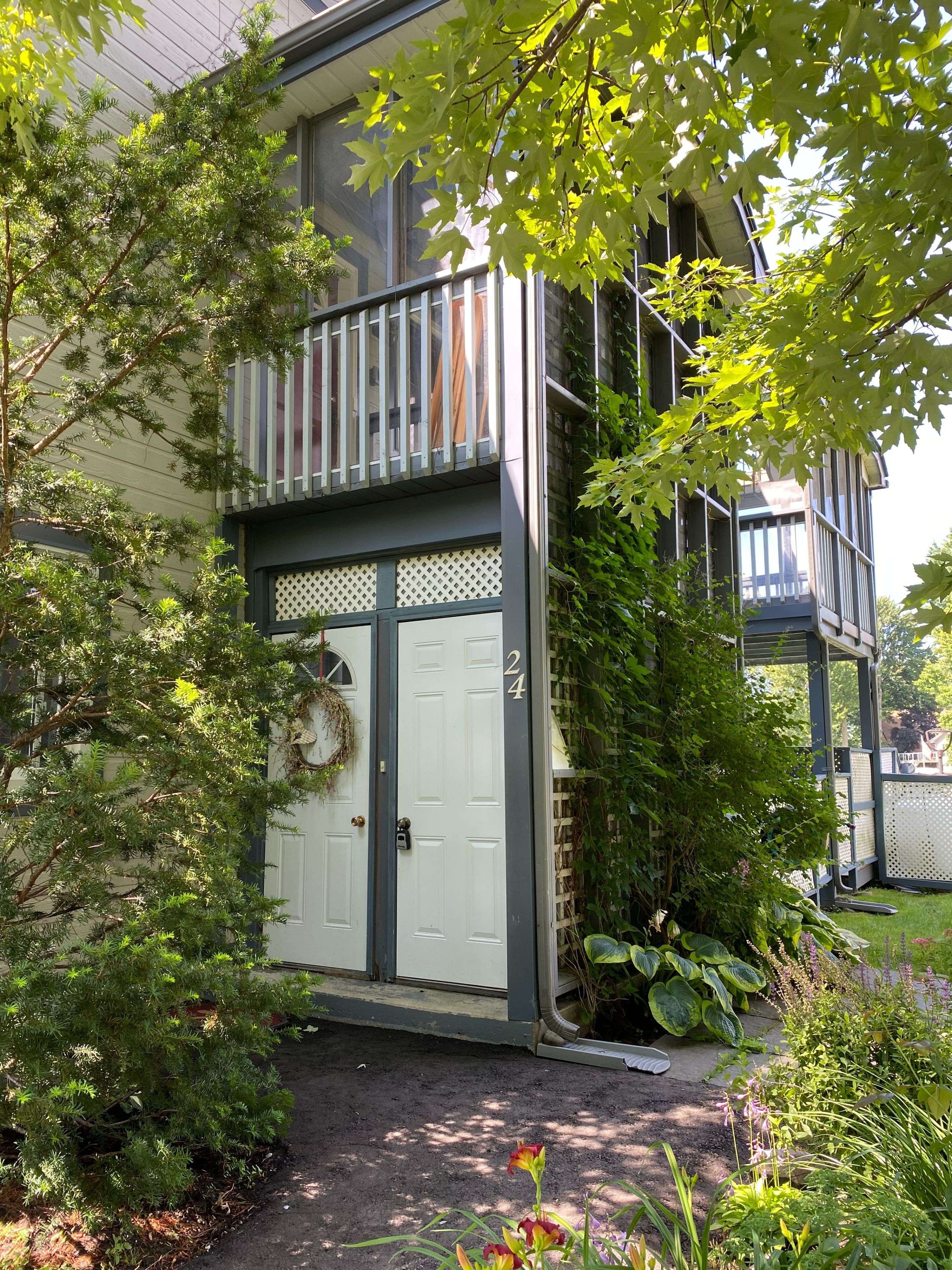 10 Laguna Pkwy #2-4, Ramara, ON L0K 1B0
