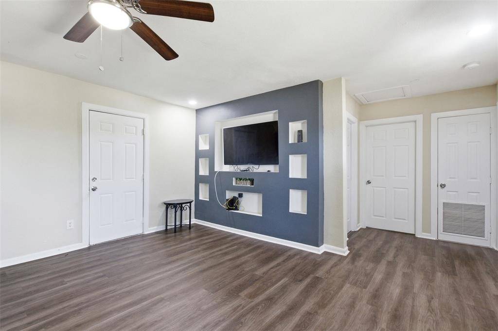 6824 Lakeside Drive, Lake Worth, TX 76135