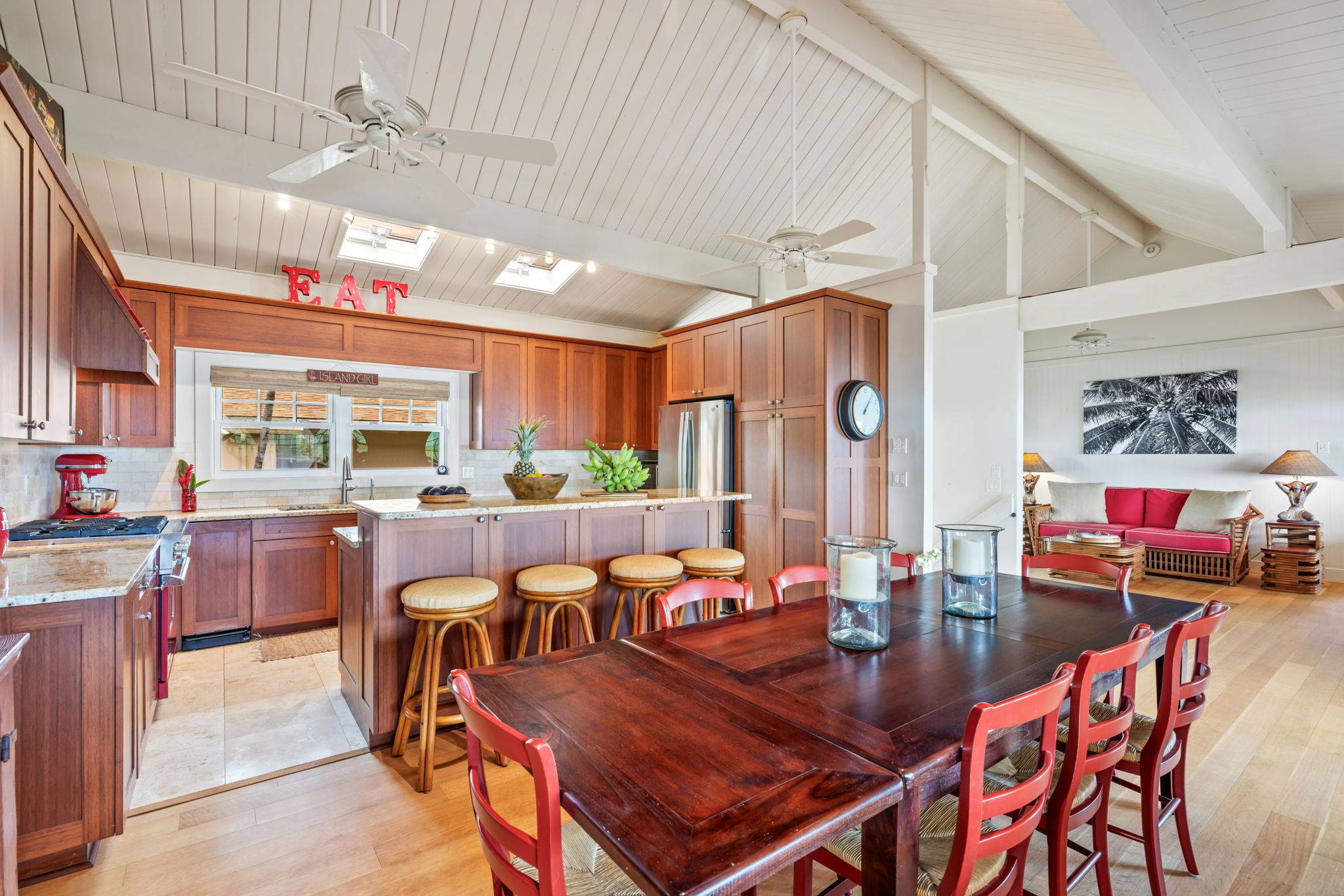 7961 KAUMUALII HWY, Kekaha, HI 96752