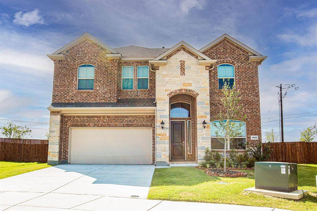 4924 Dewy Rose Lane, Fort Worth, TX 76244