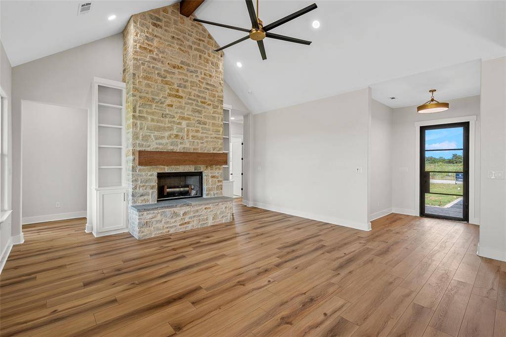 407 Lacek Mill Road, China Spring, TX 76633