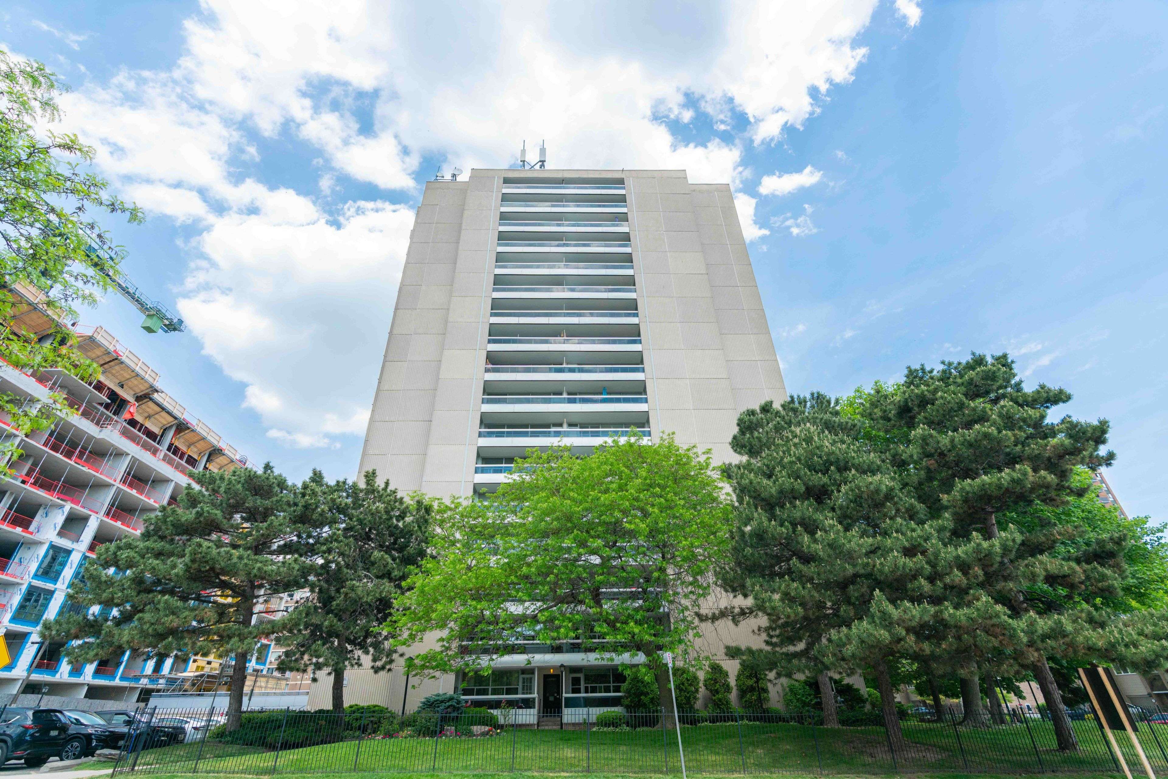 2263 Marine DR #503, Oakville, ON L6L 5K1