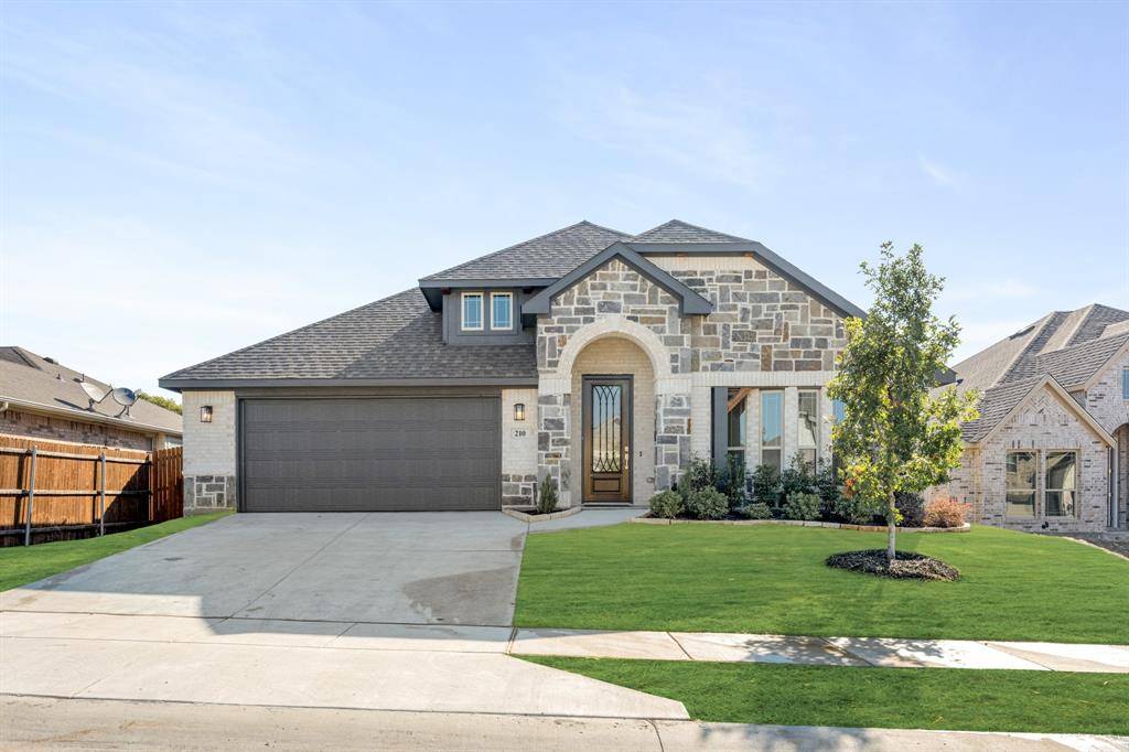 210 Comanche Trail, Alvarado, TX 76009