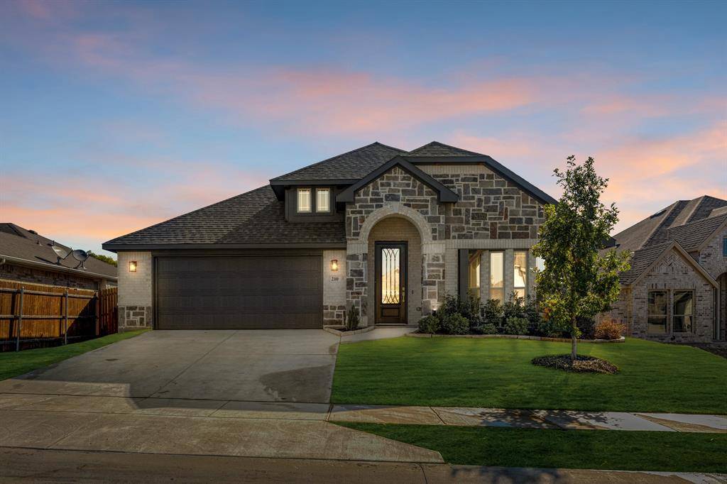210 Comanche Trail, Alvarado, TX 76009