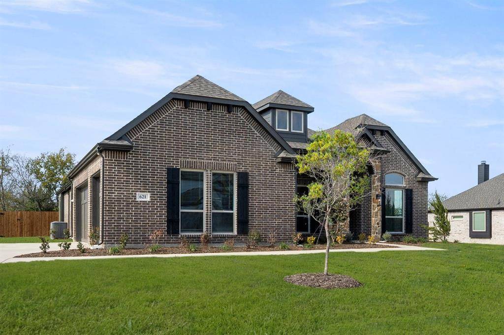 621 S Hidden Lakes, Desoto, TX 75115
