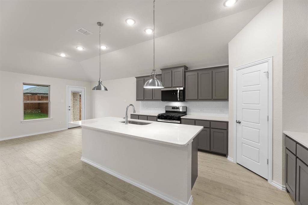 1903 Seminole Drive, Cleburne, TX 76033