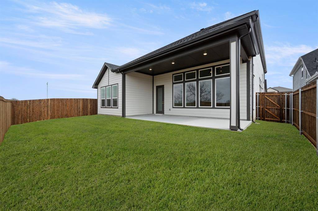 1729 Nesting Robin Lane, Denton, TX 76249