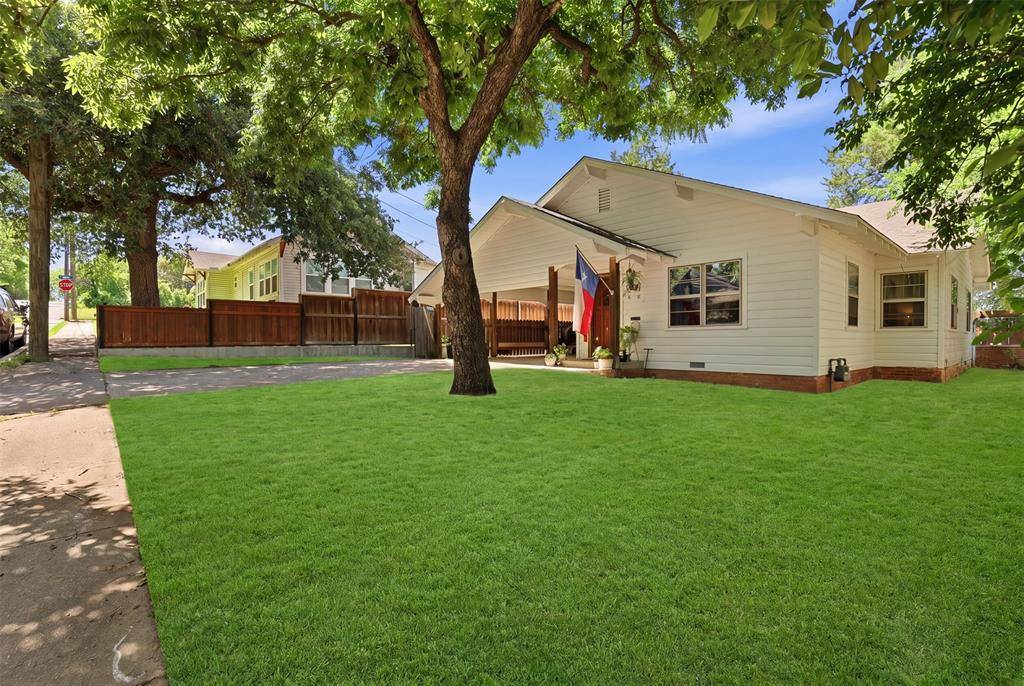 208 W Couts Street, Weatherford, TX 76086