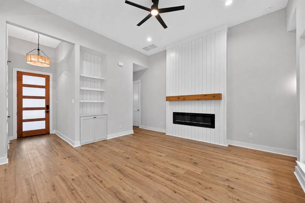 4323 Metropolitan Avenue, Dallas, TX 75210