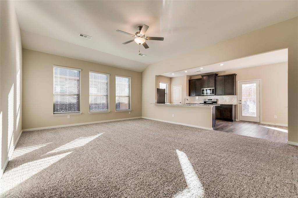 204 Lake Ridge Drive, Princeton, TX 75407