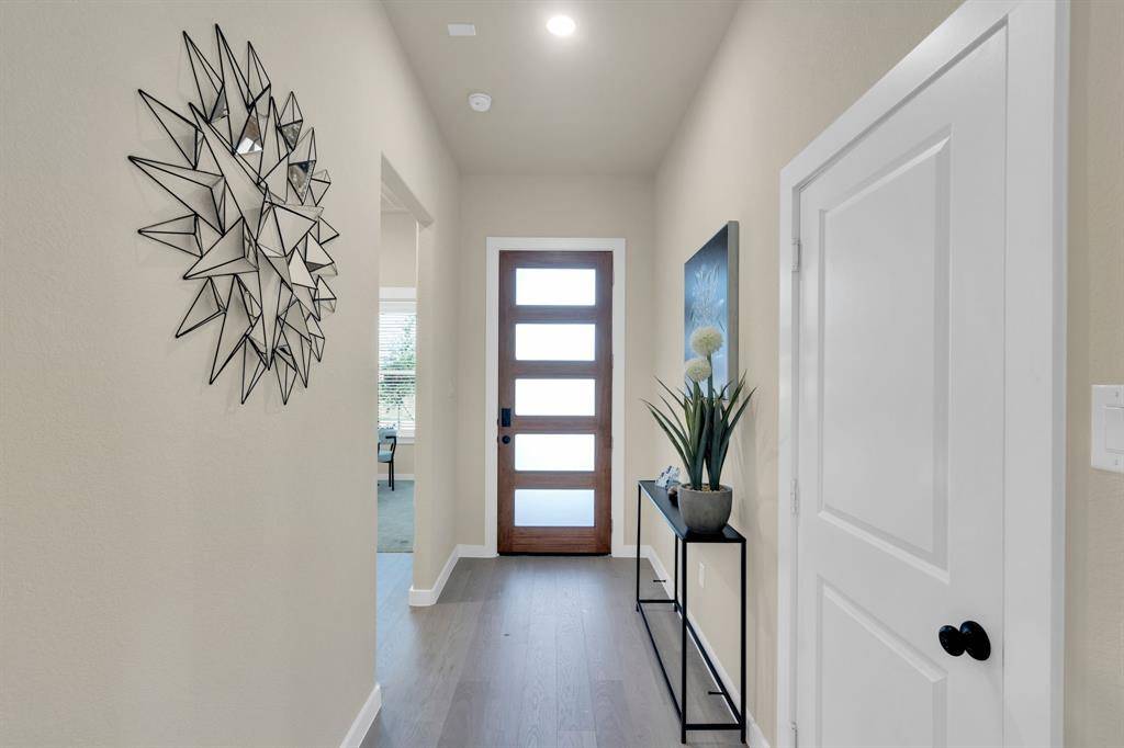 808 Tesslynn Avenue, Godley, TX 76044
