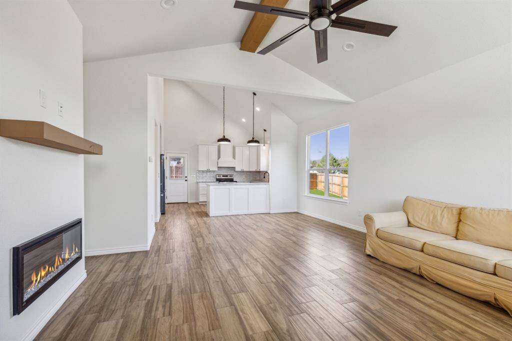 2500 Houston Drive, Granbury, TX 76048