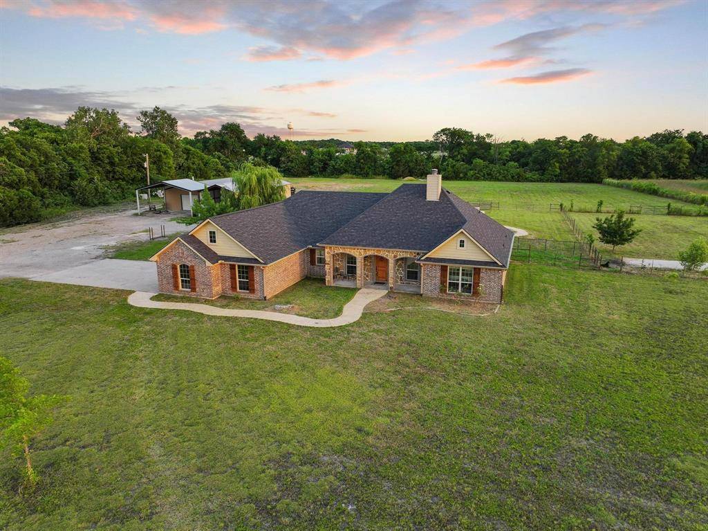 460 County Road 4421, Trenton, TX 75490