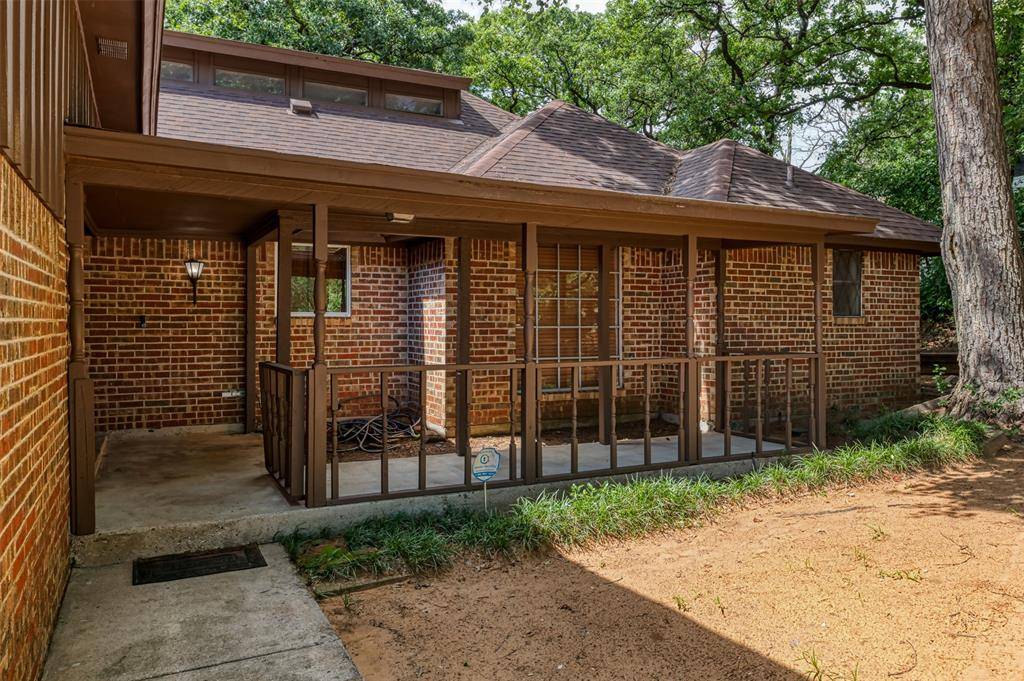 7432 Brentwood Stair Road, Fort Worth, TX 76112