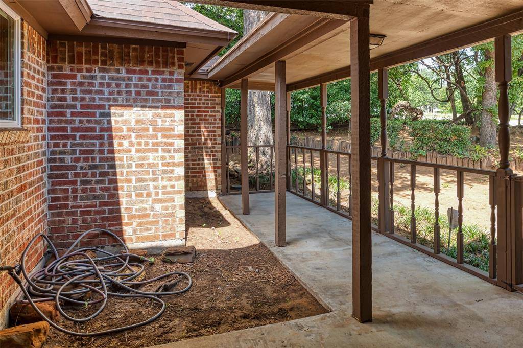 7432 Brentwood Stair Road, Fort Worth, TX 76112