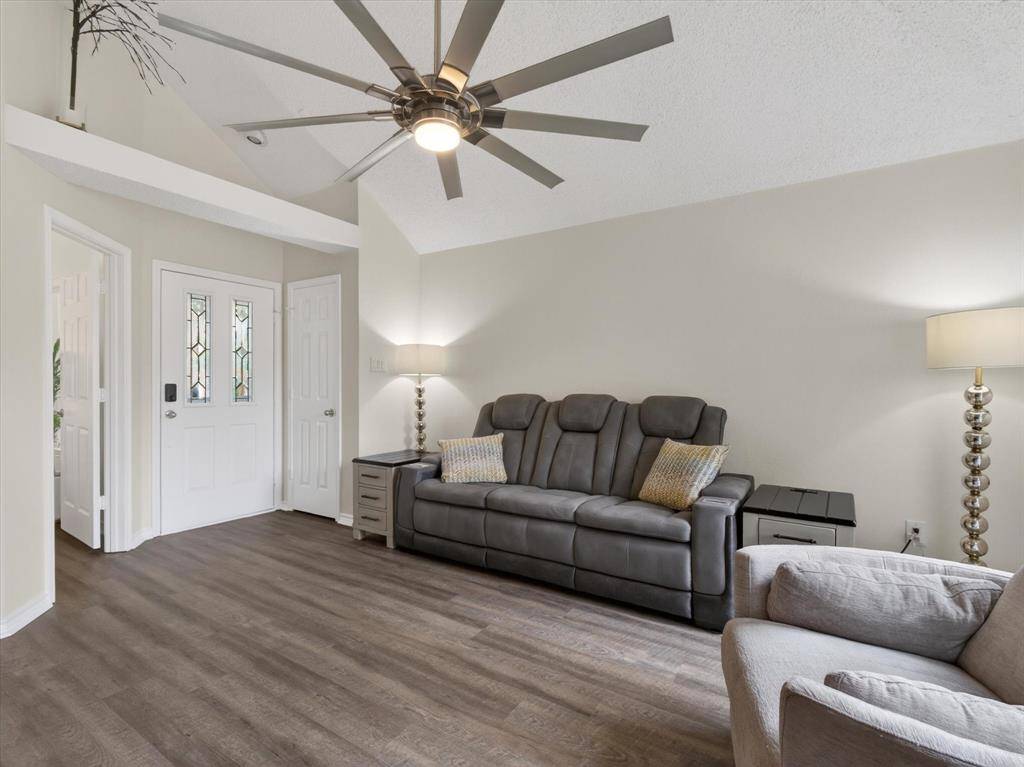 10923 Gable Circle, Dallas, TX 75229