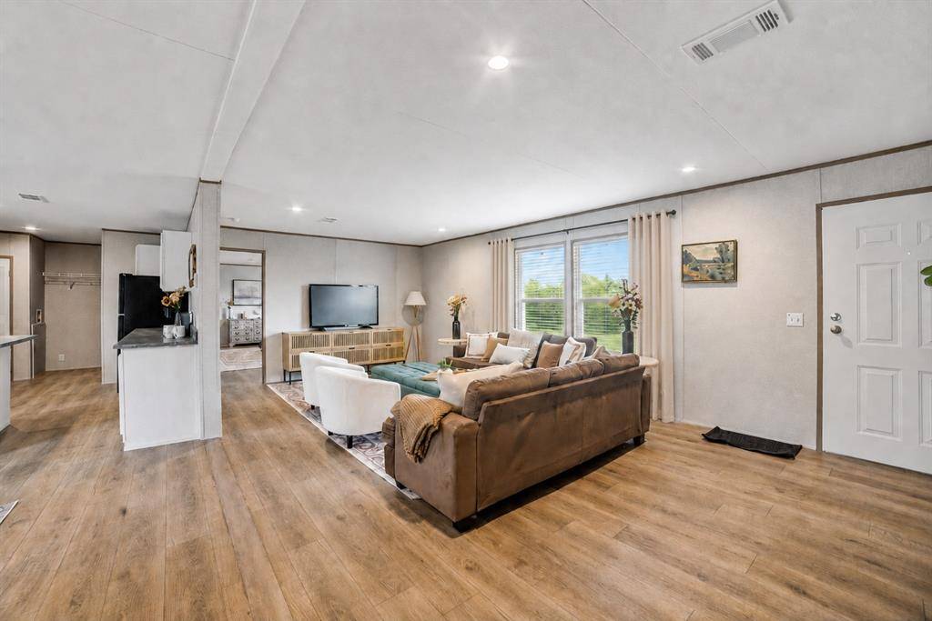 1053 Carnagie Road, Poolville, TX 76487