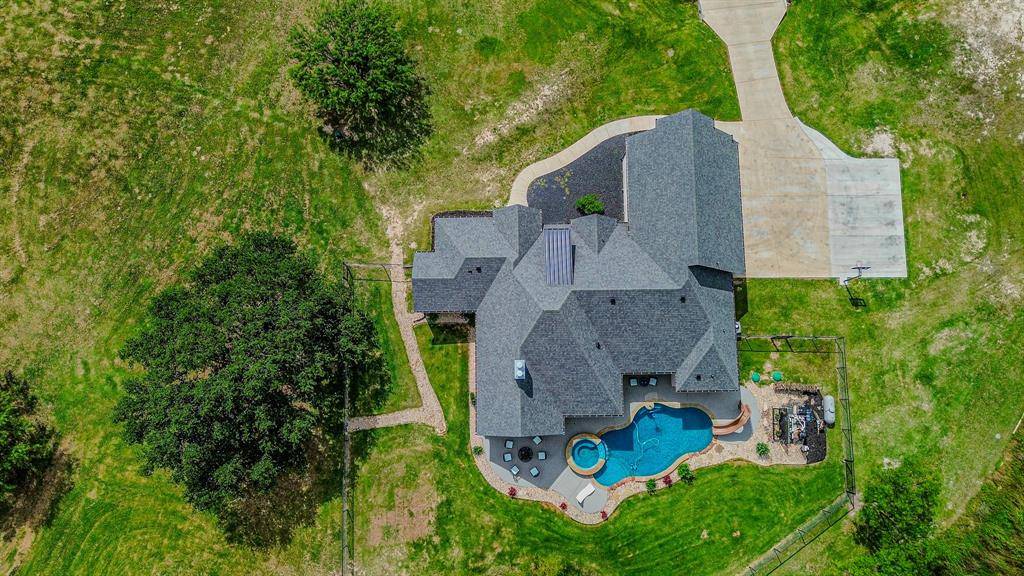 401 Spring Valley Road, Weatherford, TX 76087