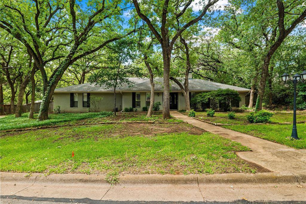 1804 Hillvalley Drive, Arlington, TX 76013