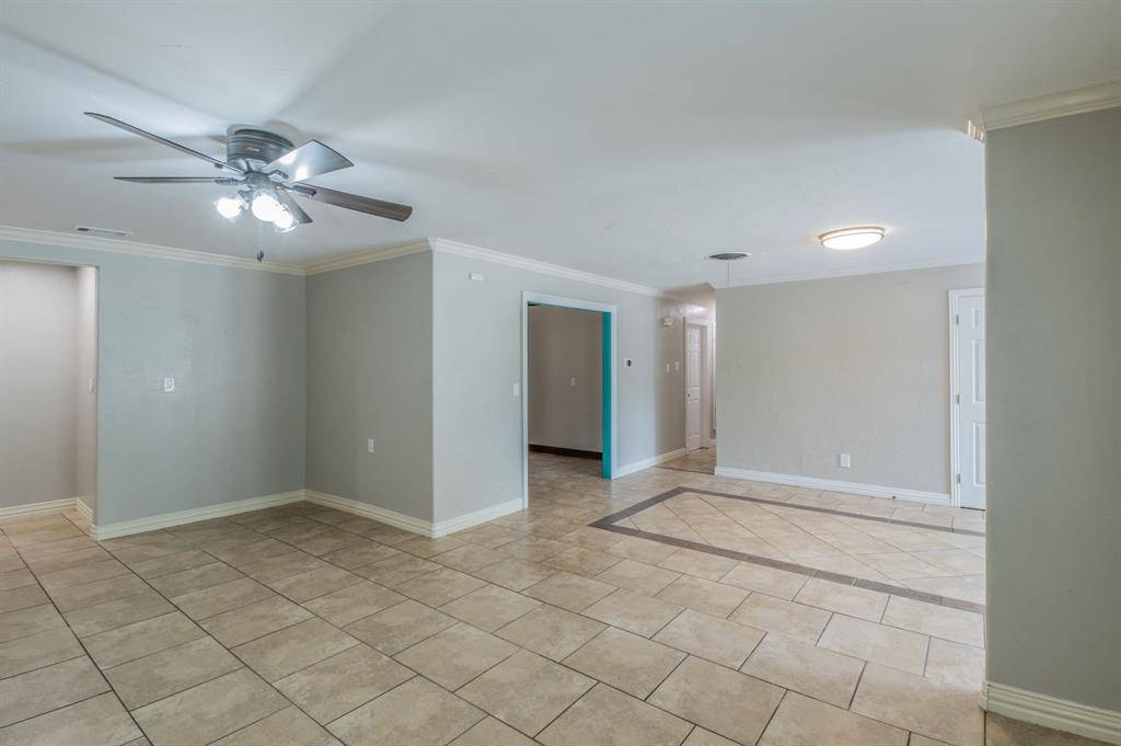 7824 Davenport Avenue, Fort Worth, TX 76116