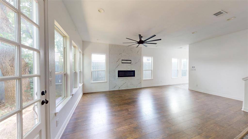 1301 Compton Street, Dallas, TX 75203