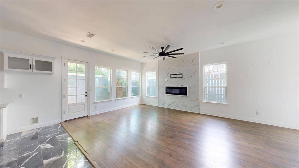 1301 Compton Street, Dallas, TX 75203