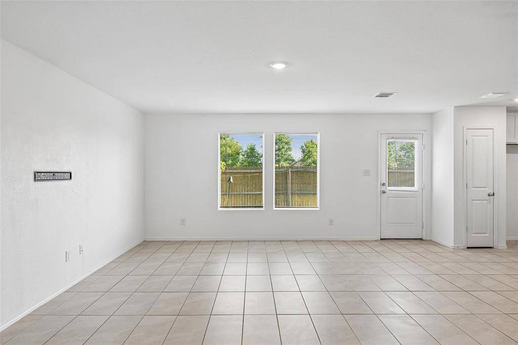 2935 Lorena Jordan Road, Dallas, TX 75212