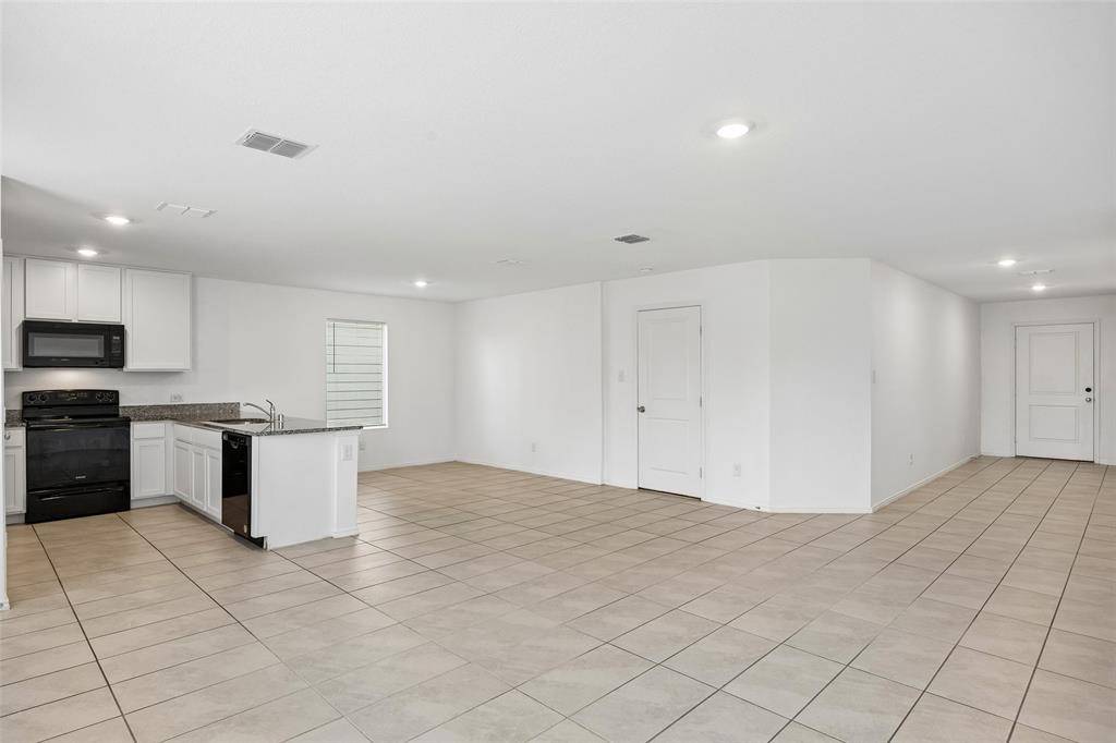 2935 Lorena Jordan Road, Dallas, TX 75212