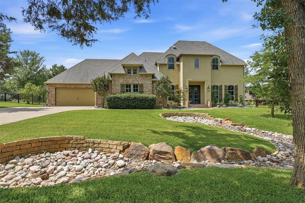 107 Iriquois Drive, Lake Kiowa, TX 76240