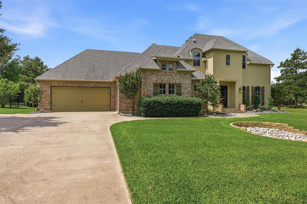 107 Iriquois Drive, Lake Kiowa, TX 76240