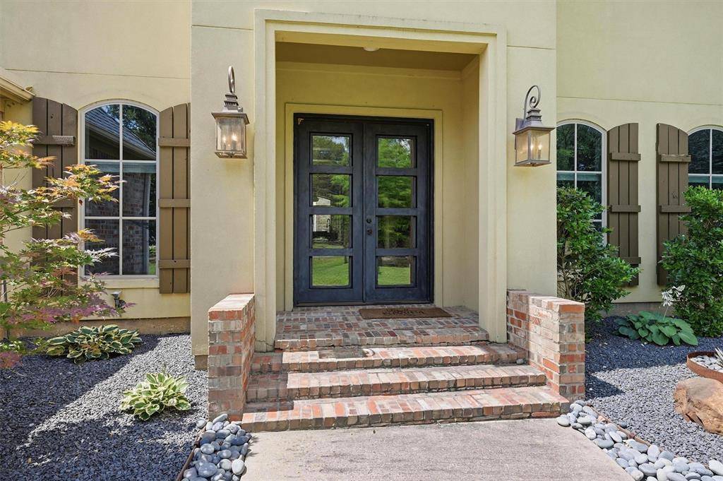 107 Iriquois Drive, Lake Kiowa, TX 76240