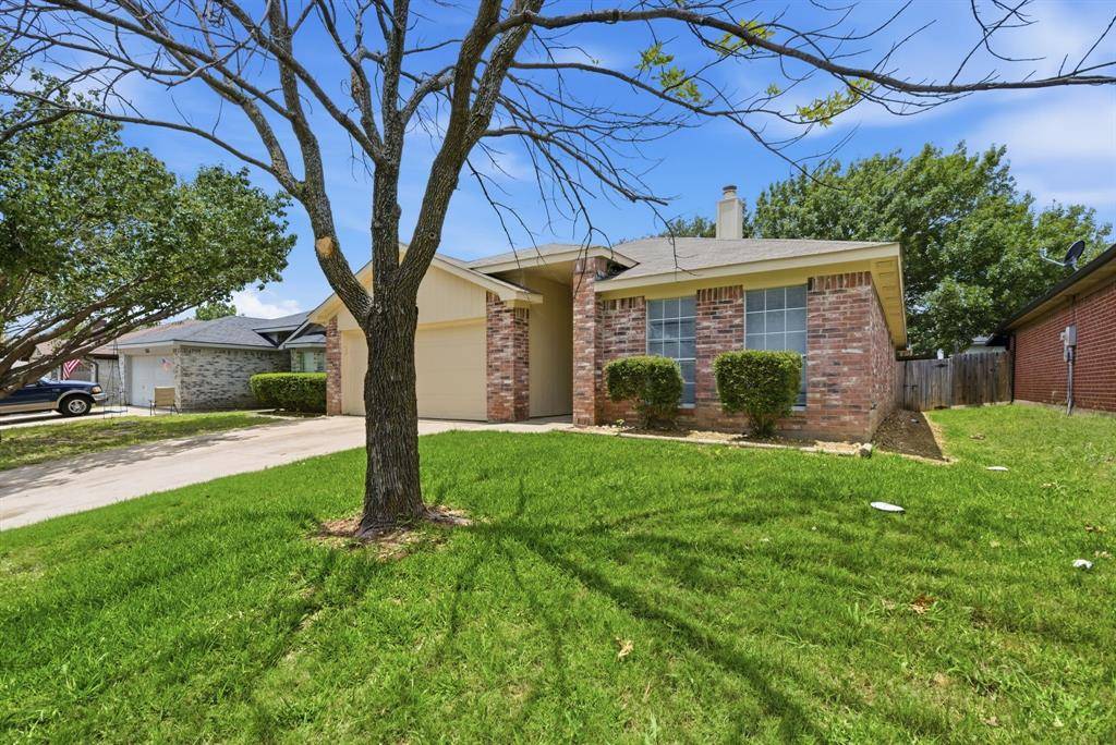 8117 Broken Arrow Road, Fort Worth, TX 76137