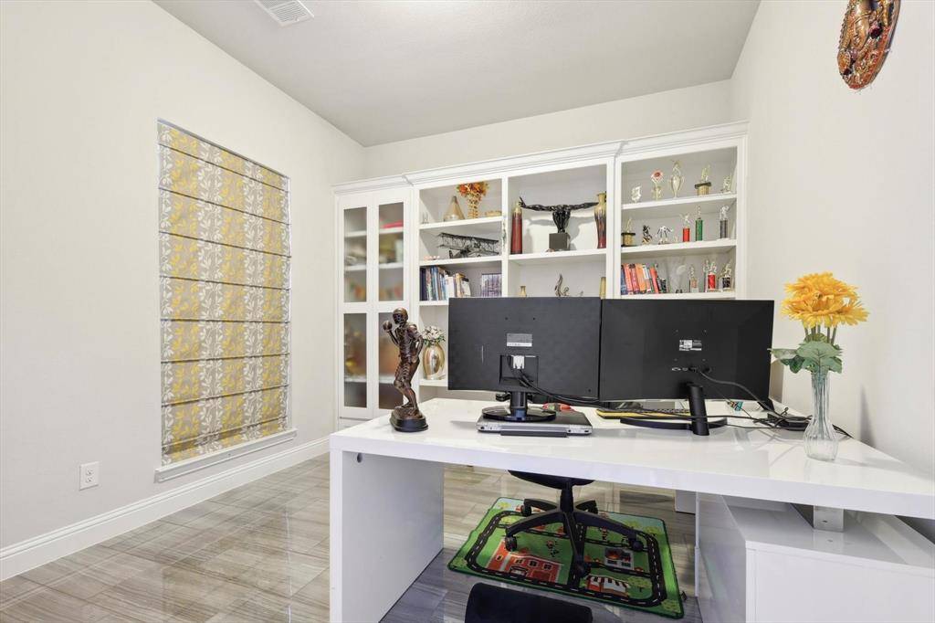 5012 Engleswood Trail, Lewisville, TX 75056