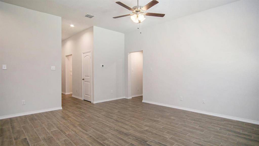 9816 Mescalbean Boulevard, Fort Worth, TX 76036