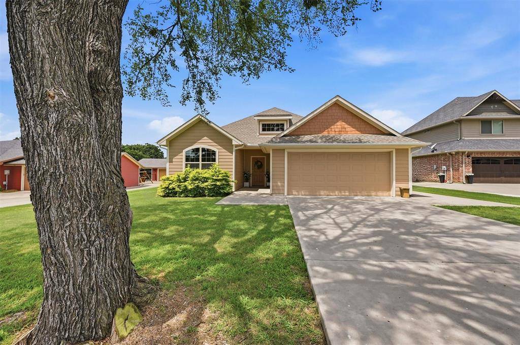 114 Sequoya Drive, Lake Kiowa, TX 76240