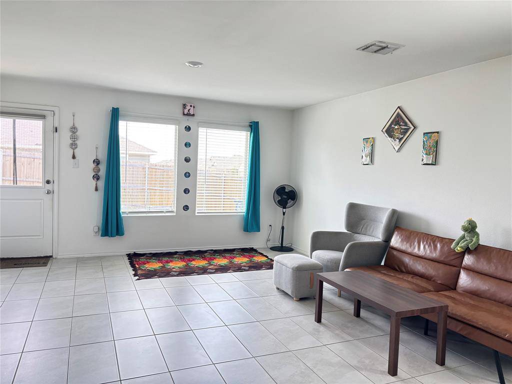 900 Mountain Laurel Drive, Princeton, TX 75407