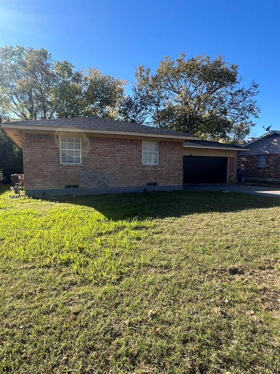 2419 N Prairie Creek Road, Dallas, TX 75227