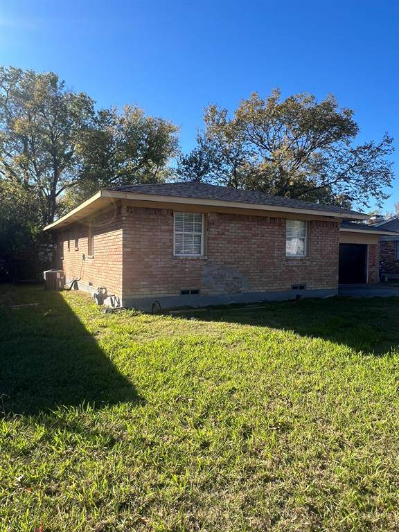 2419 N Prairie Creek Road, Dallas, TX 75227