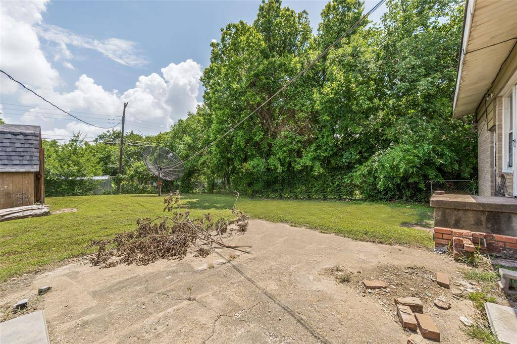 1112 E Ann Arbor Avenue, Dallas, TX 75216