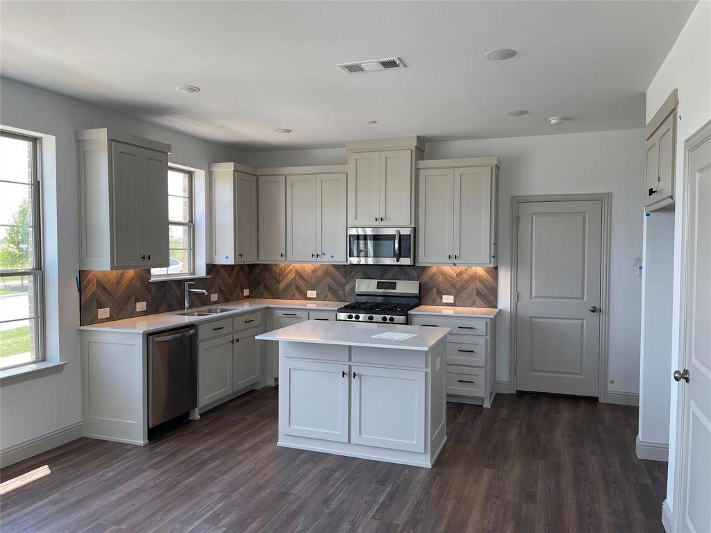 1056 Homestead Way, Argyle, TX 76226