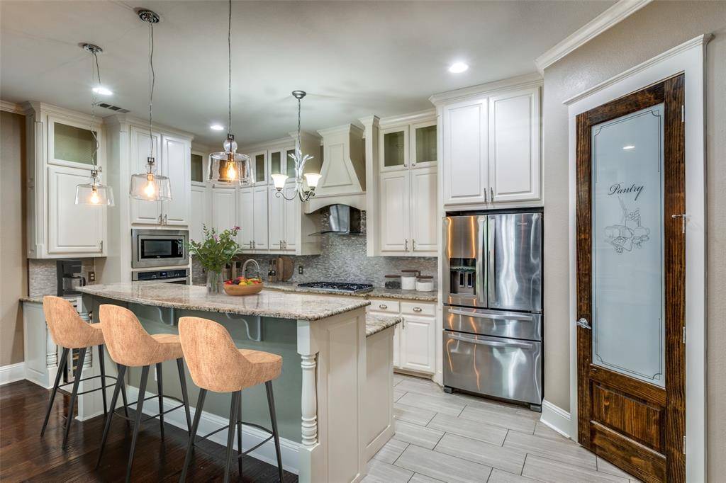 621 W 8th Street, Dallas, TX 75208