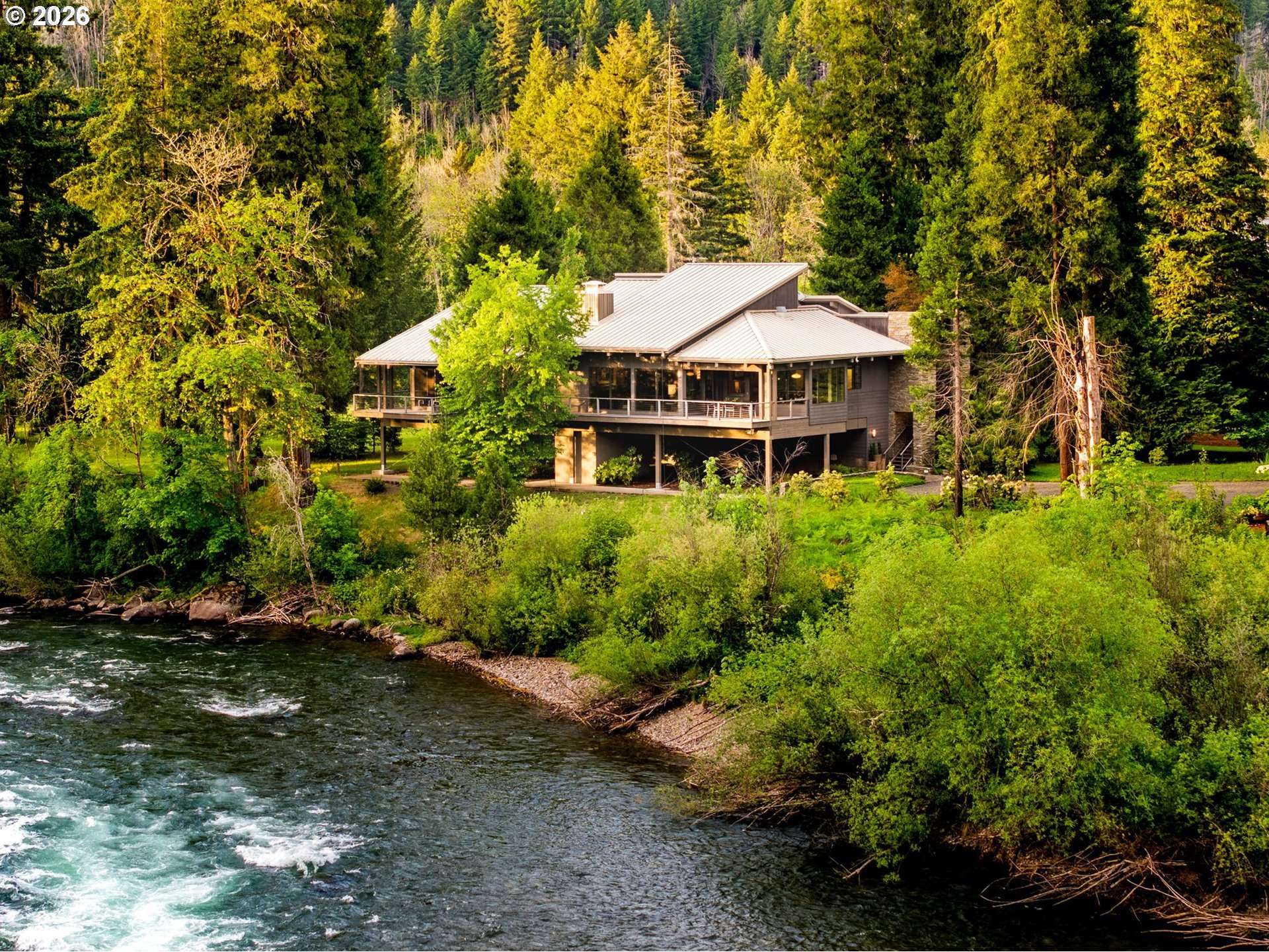 45650 MCKENZIE HWY, Vida, OR 97488