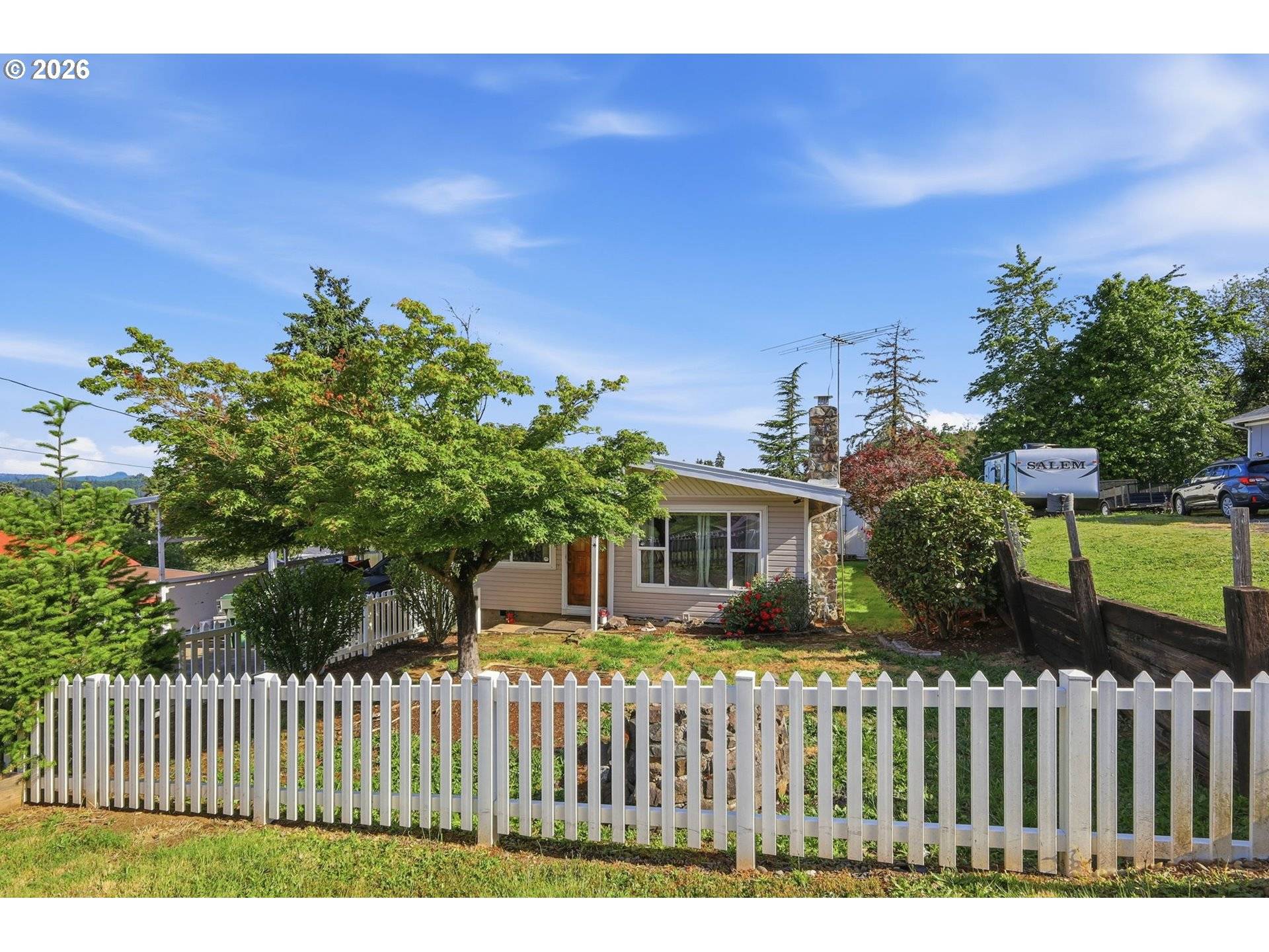 1604 E TAYLOR AVE, Cottage Grove, OR 97424