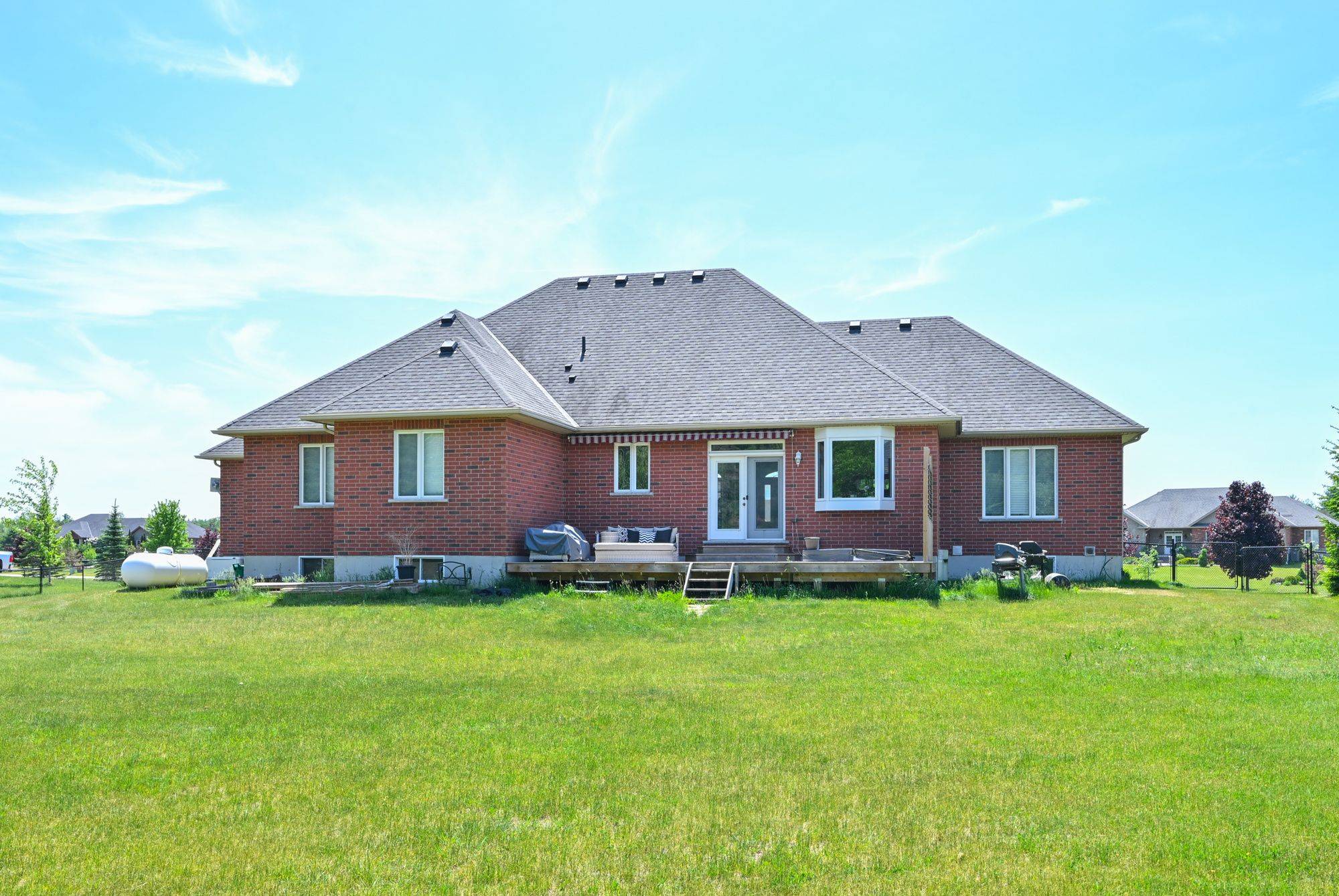 11 Harry Parker PL, Adjala-tosorontio, ON L0M 1J0