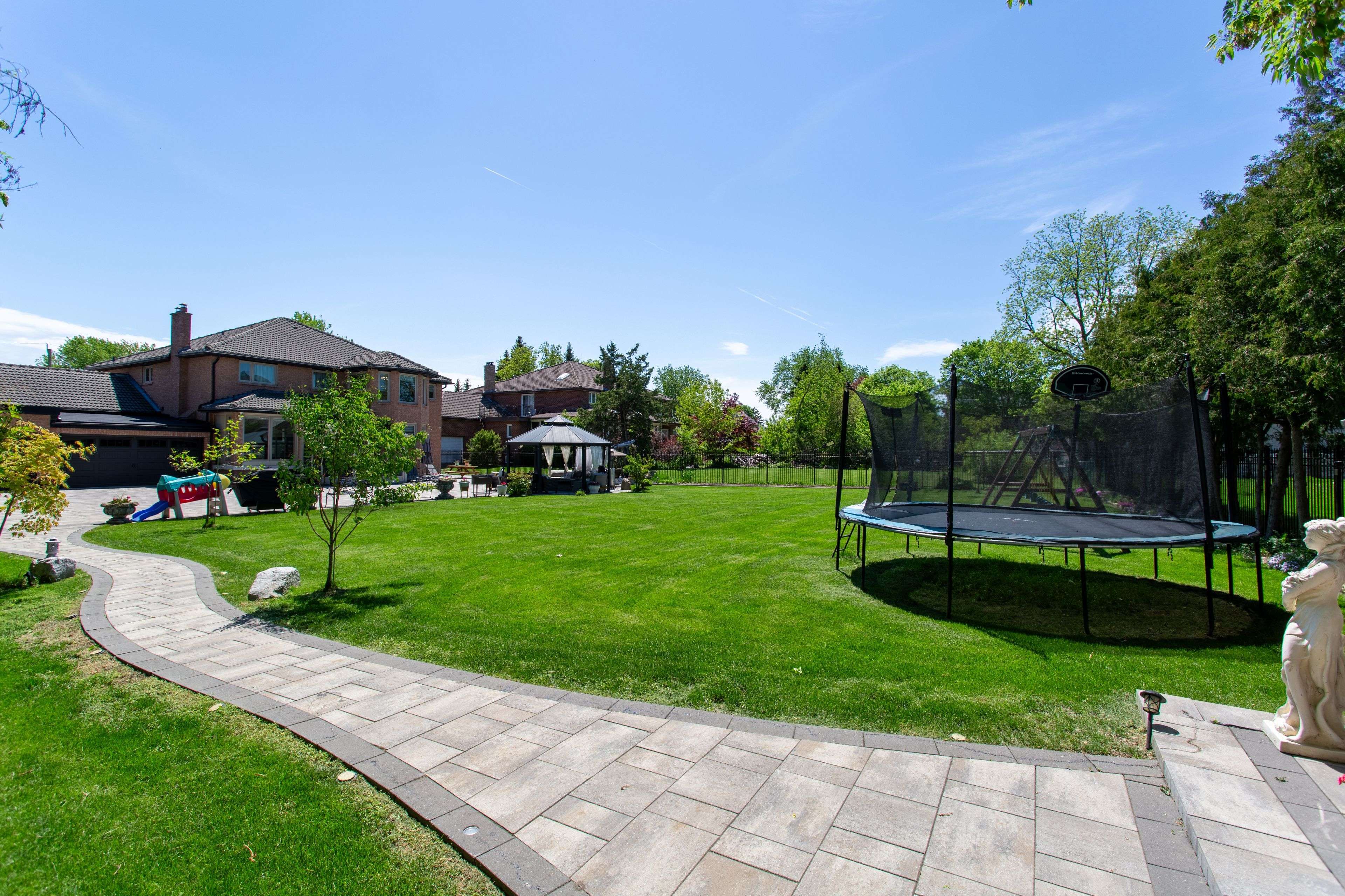 42 Lee AVE, Markham, ON L3R 8G4