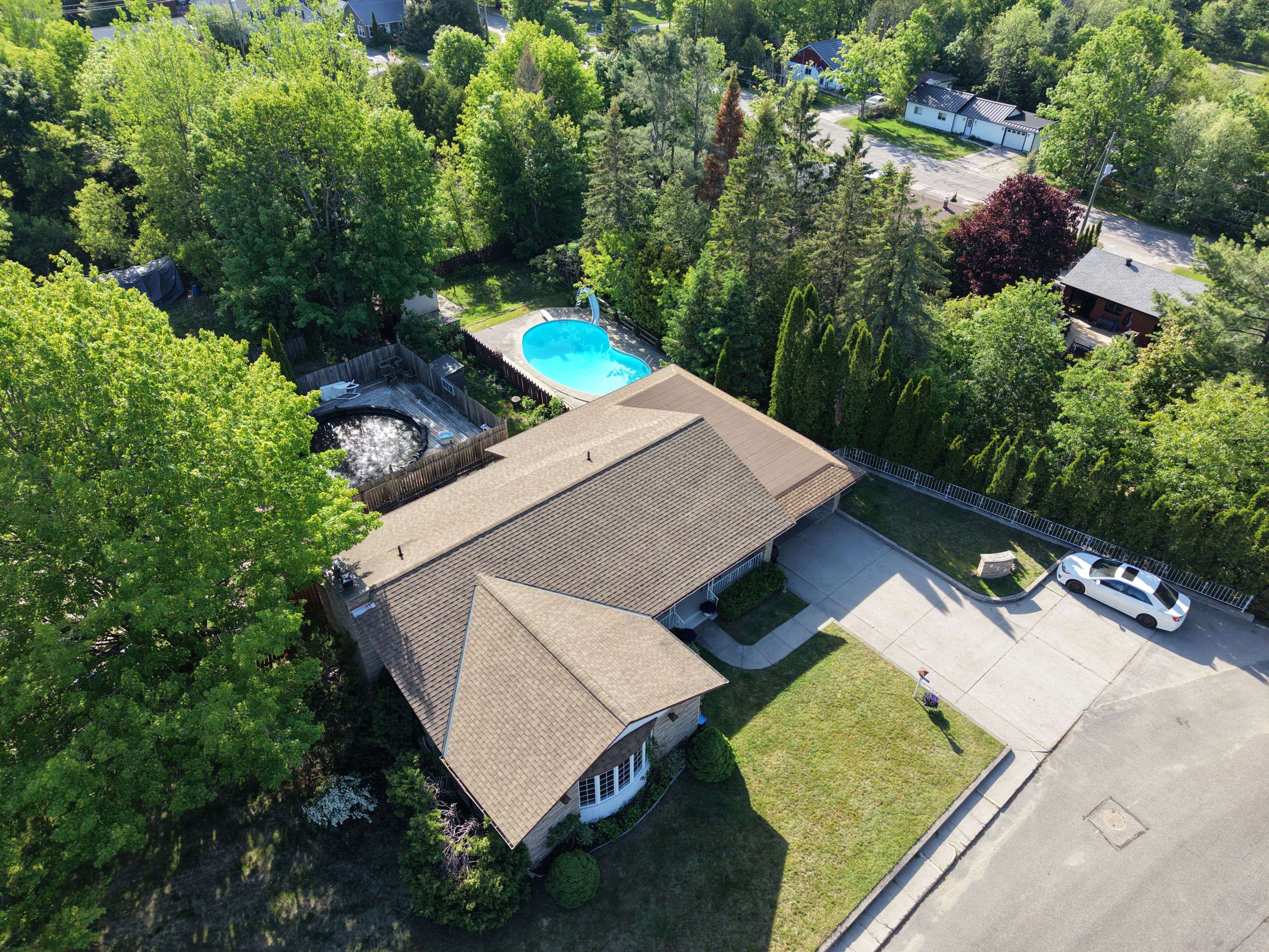 815 Muskoka RD N, Gravenhurst, ON P1P 1C2