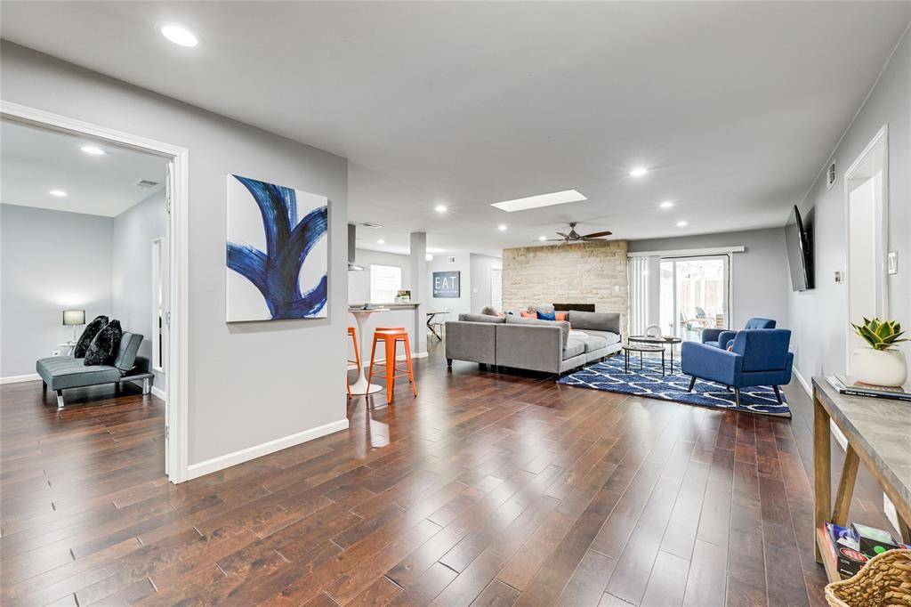 10040 Spokane Circle, Dallas, TX 75229
