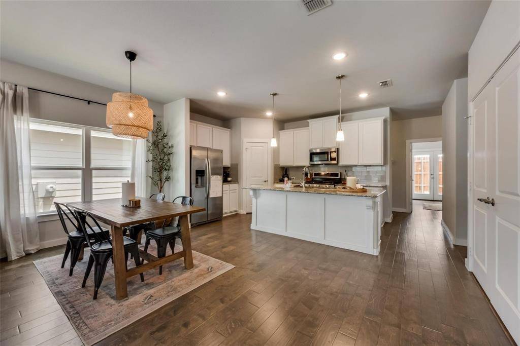 2204 Paxton Way, Denton, TX 76209
